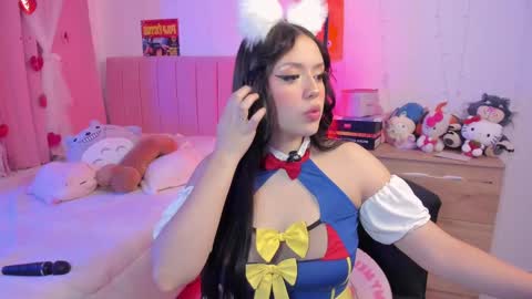 Snapshot of lucyy_peach chatting on 10.12.25 LUCYY FROM HOME  online show from 10.12.25