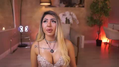 Snapshot of lucyyrosse chatting on 06.25.26 LucyRose online show from 06.25.26