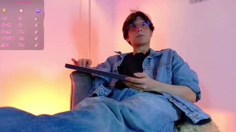 Snapshot of lui_x_dust chatting on 03.16.26 Lui online show from 03.16.26