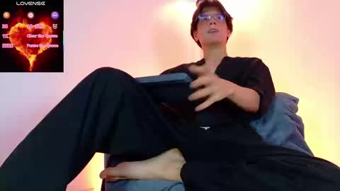 Snapshot of lui_x_dust chatting on 03.20.26 Lui online show from 03.20.26