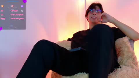 Snapshot of lui_x_dust chatting on 03.27.26 Lui online show from 03.27.26