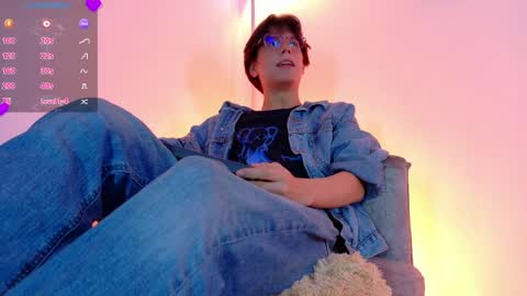 Snapshot of lui_x_dust chatting on 03.28.26 Lui online show from 03.28.26