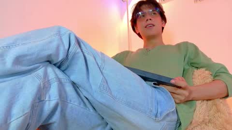 Snapshot of lui_x_dust chatting on 04.02.26 Lui online show from 04.02.26