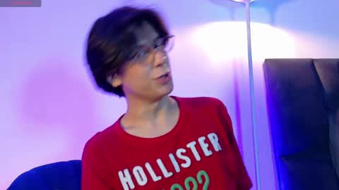 Snapshot of lui_x_dust chatting on 04.11.26 Lui online show from 04.11.26