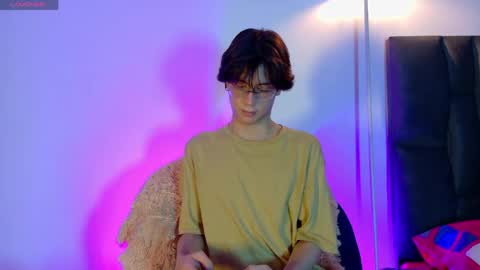 Snapshot of lui_x_dust chatting on 04.13.26 Lui online show from 04.13.26