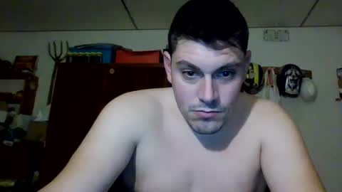 Snapshot of luis2423 chatting on 01.12.25 A slave to the mistress.. un esclavo para las amas dominantes. online show from 01.12.25