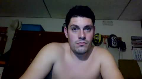 Snapshot of luis2423 chatting on 10.13.25 A slave to the mistress.. un esclavo para las amas dominantes. online show from 10.13.25