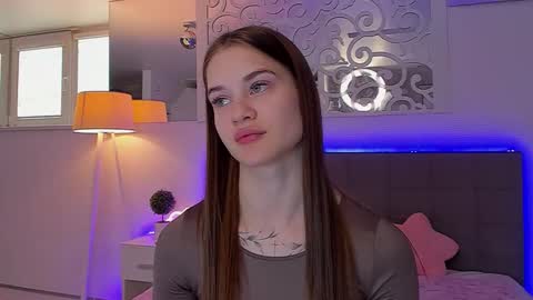 LuisaClover online show from 04.17.26