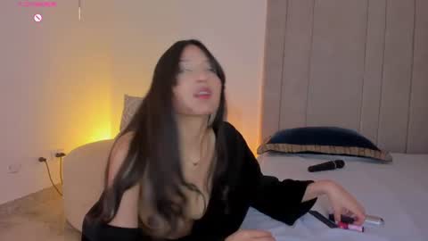 Snapshot of luisah_ chatting on 06.14.26 L U I S A online show from 06.14.26