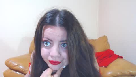 Snapshot of luisahornydoll chatting on 04.19.26 Cassie online show from 04.19.26