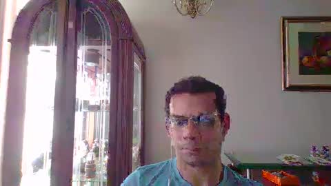 Snapshot of luiselamante chatting on 09.19.25 Luis online show from 09.19.25