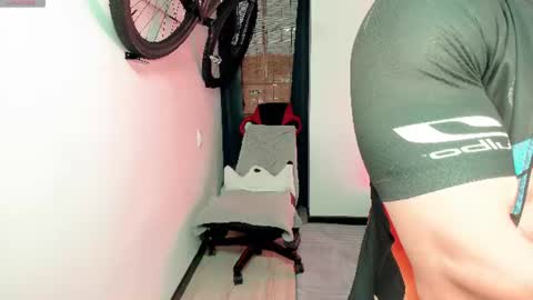 Snapshot of luisfernikesportboy chatting on 07.24.26 Luis Fer PVT IS OPEN online show from 07.24.26