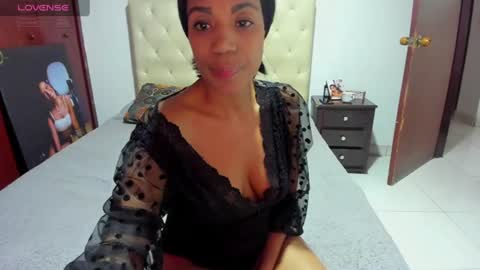 Snapshot of luissa_s1 chatting on 06.25.26 Luissa online show from 06.25.26