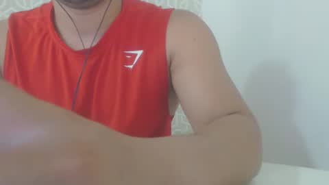 Snapshot of lukafitness chatting on 11.18.25 lukafitness online show from 11.18.25