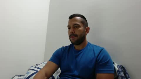 Snapshot of luke_logan chatting on 10.10.25 Luke Logan online show from 10.10.25