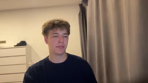 Snapshot of lukedesirable chatting on 01.18.25 lukedesirable online show from 01.18.25