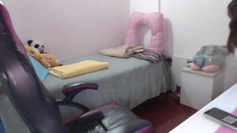 Snapshot of lula_05 chatting on 12.14.24 Vicky online show from 12.14.24