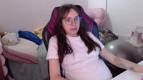 Snapshot of lula_05 chatting on 12.21.24 Vicky online show from 12.21.24