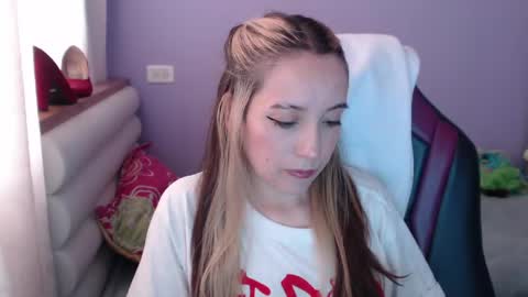 Snapshot of lula_05 chatting on 05.12.26 Vicky online show from 05.12.26