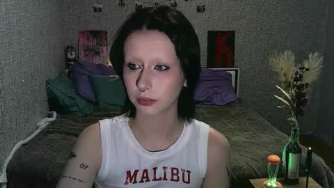 Snapshot of lullypopa chatting on 10.22.25 lullypopa online show from 10.22.25