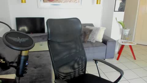 Lau  online show from 02.12.25