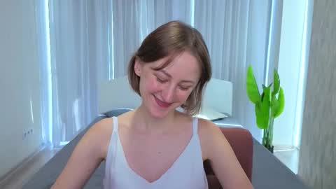 Lily online show from 10.05.25