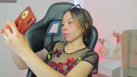 luluuberry online show from 11.12.25