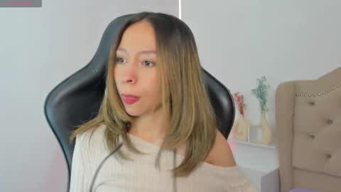 luluuberry online show from 11.22.25