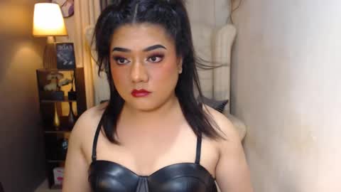 Snapshot of luminagandara chatting on 12.01.24 QueenBritney online show from 12.01.24