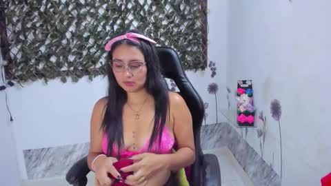 Luna  online show from 10.23.25