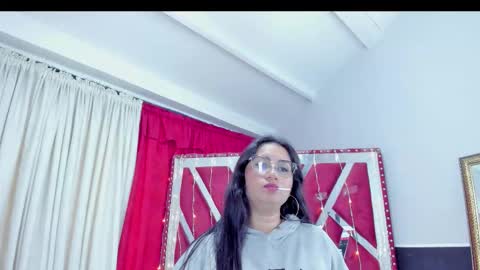 Luna  online show from 11.23.25