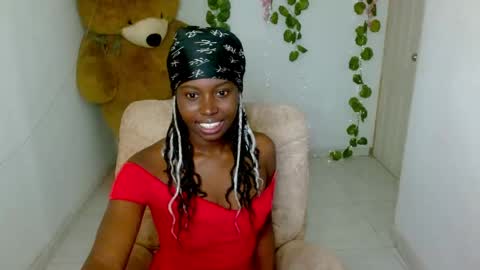 Snapshot of luna253951 chatting on 05.27.26 luna253951 online show from 05.27.26