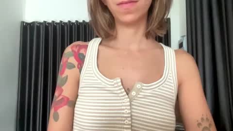 Snapshot of luna3589 chatting on 12.04.24 Luna online show from 12.04.24