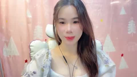 Snapshot of luna4739 chatting on 04.29.26 Luna online show from 04.29.26
