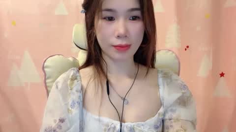 Snapshot of luna4739 chatting on 04.29.26 Luna online show from 04.29.26