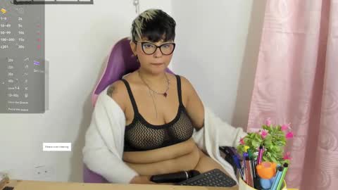 Snapshot of luna__cute chatting on 10.15.25 Luna online show from 10.15.25