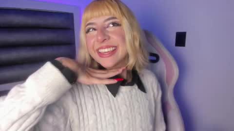 Snapshot of luna__scarlett chatting on 02.02.26 luna online show from 02.02.26