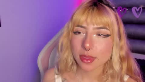 Snapshot of luna__scarlett chatting on 02.18.26 luna online show from 02.18.26