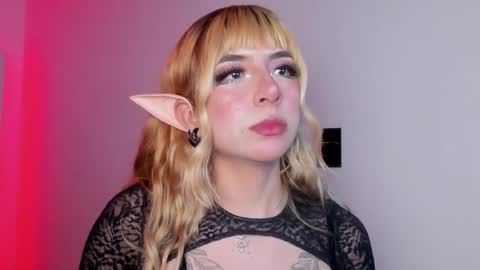 Snapshot of luna__scarlett chatting on 02.21.26 luna online show from 02.21.26