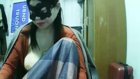 luna_beauty25 online show from 03.17.26