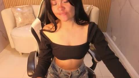 Snapshot of luna_benz_tx chatting on 07.06.26 Follow me.. Live 1430 to 2100 online show from 07.06.26