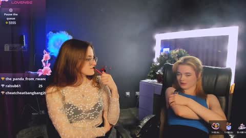 luna_berryy online show from 01.25.25