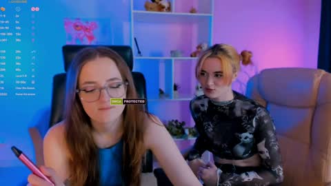 luna_berryy online show from 02.08.25