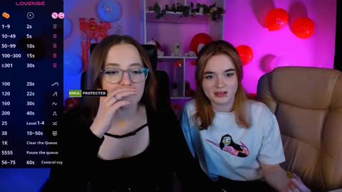 luna_berryy online show from 02.14.25