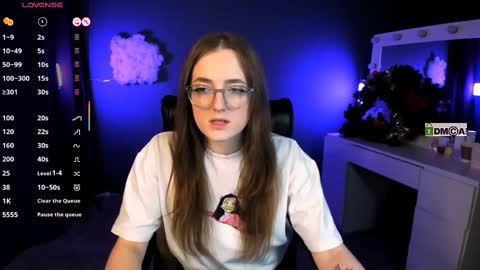 luna_berryy online show from 02.24.25