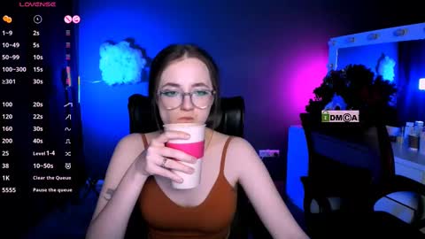 luna_berryy online show from 02.26.25