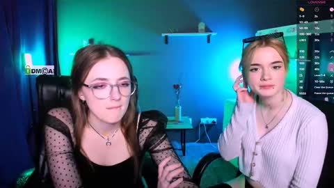 luna_berryy online show from 03.04.25