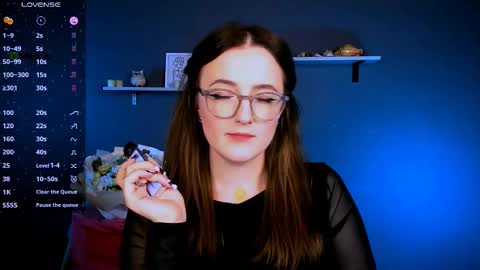 luna_berryy online show from 11.05.25