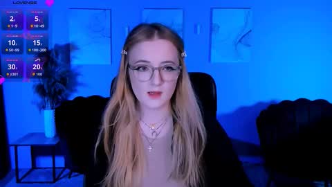 luna_berryy online show from 03.14.26