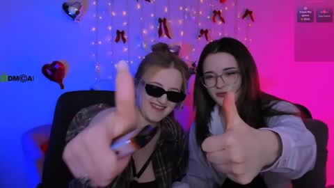 luna_berryy online show from 04.18.26